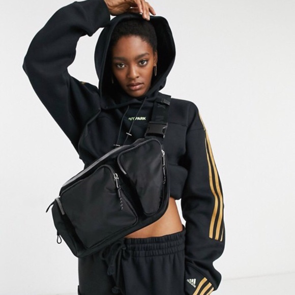 Ivy Park Oversized Fanny 2025
